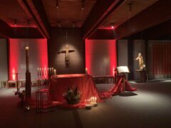 Pfingsten – Fest in rot