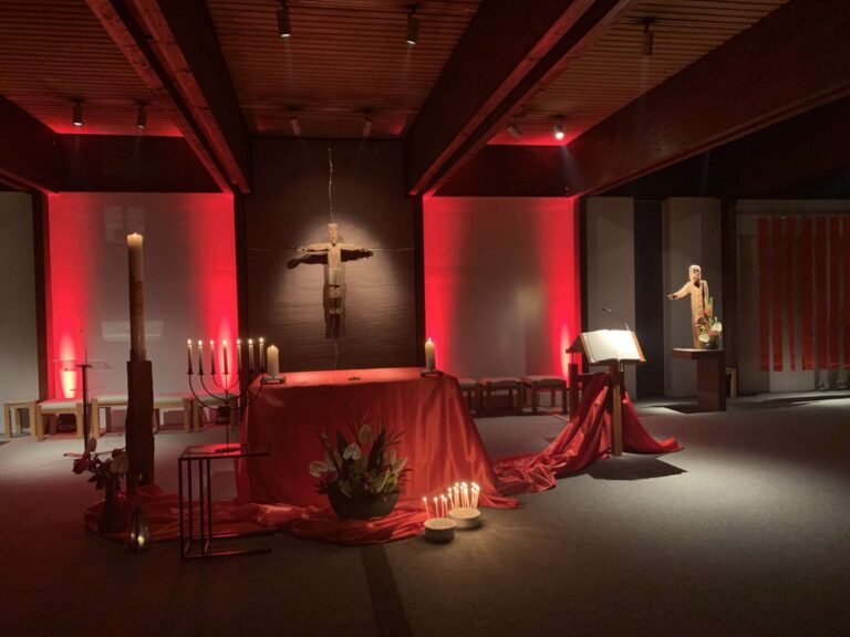 Pfingsten – Fest in rot